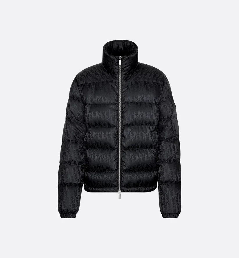 "D" Oblique Puffer Schwarz