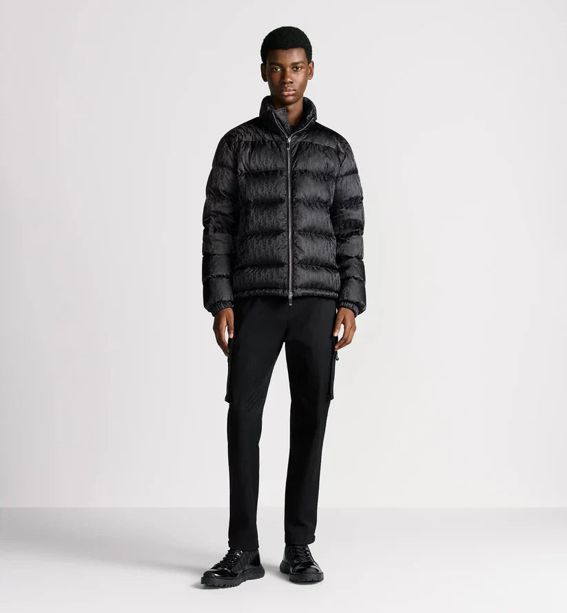 "D" Oblique Puffer Schwarz